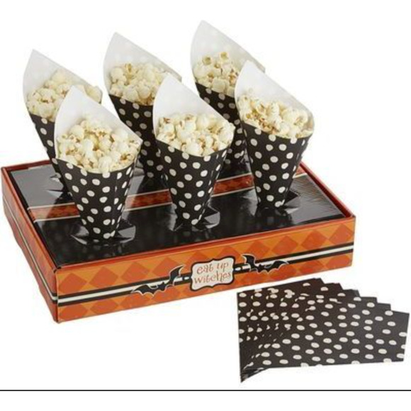 NWT HALLOWEEN PARTY Eat Up Witches Popcorn Candy Cones and‎ Display Box - Picture 1 of 8